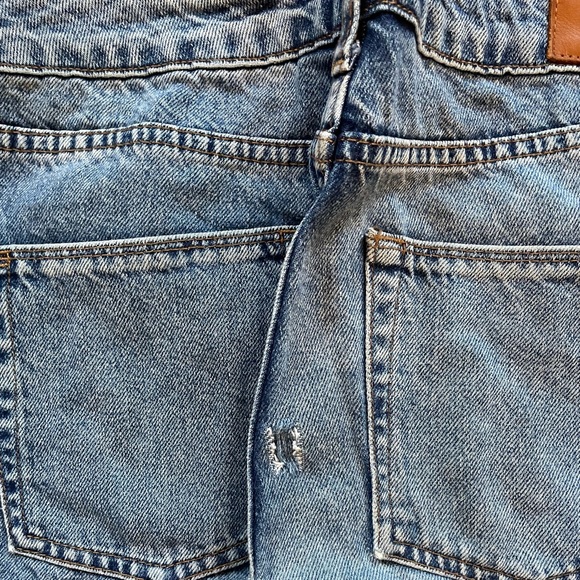 Urban Outfitters BDG High Waisted Mom Jeans with Pintuck Detail - Picture 7 of 8